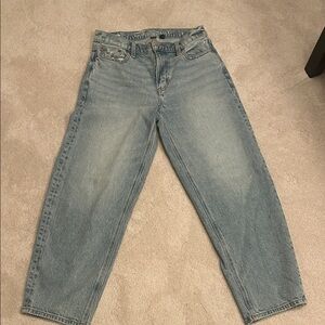 American Eagle Outfitters Light Wash Relaxed Jeans